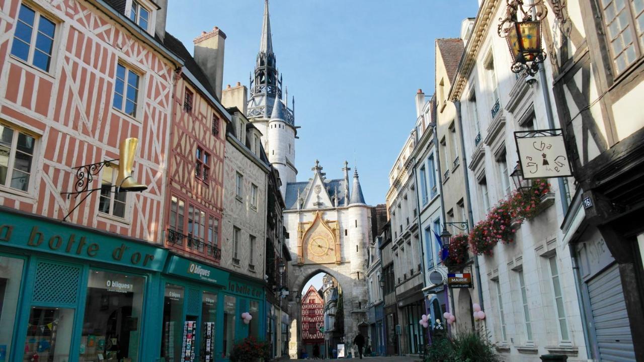 Charme Plein Coeur Auxerre - Parking Prive Lejlighed Eksteriør billede